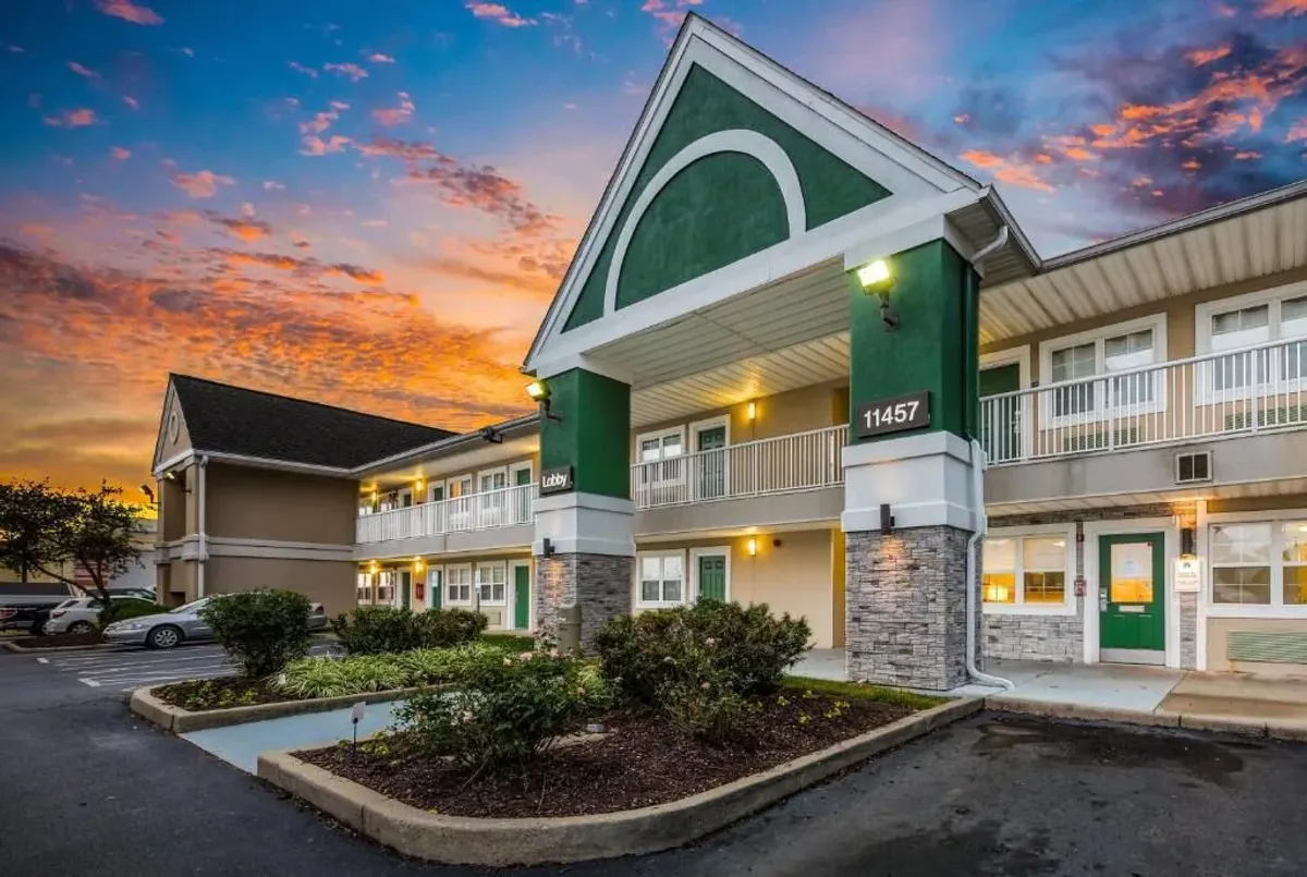 Image of Siegel Select Cincinnati Sharonville
