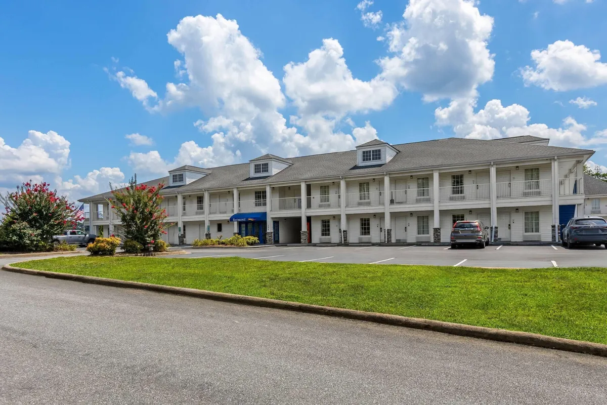 Image of Baymont by Wyndham Forest City