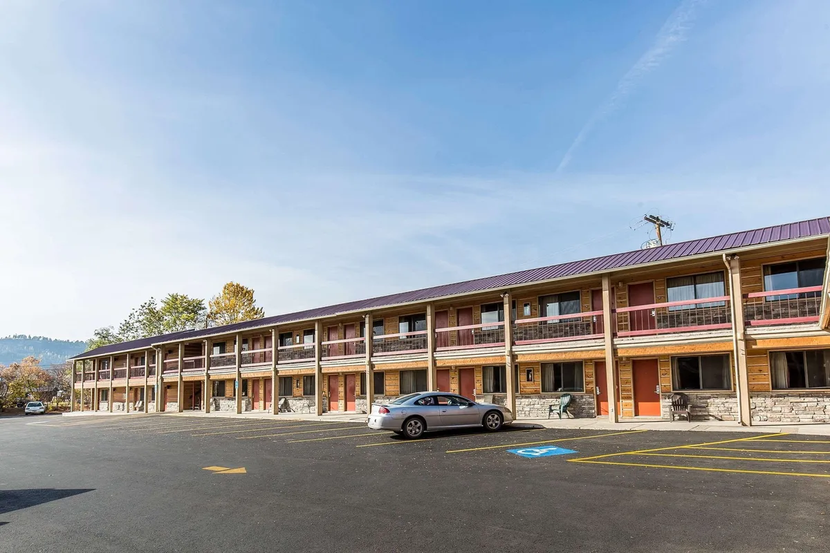 Image of Econo Lodge Inn & Suites Kalispell - Glacier National Park Gateway