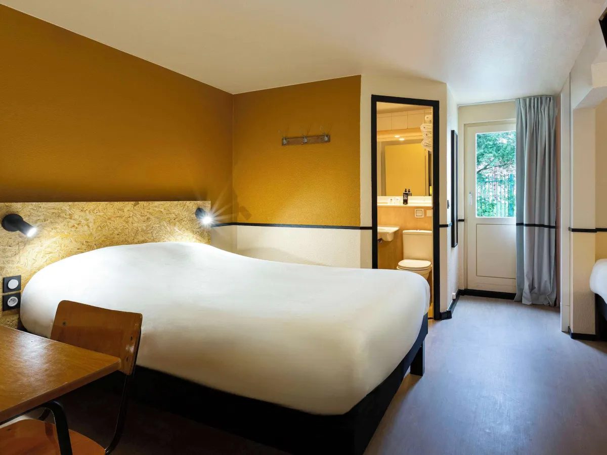 Image of Greet Hôtel Villeneuve la Garenne - rénové