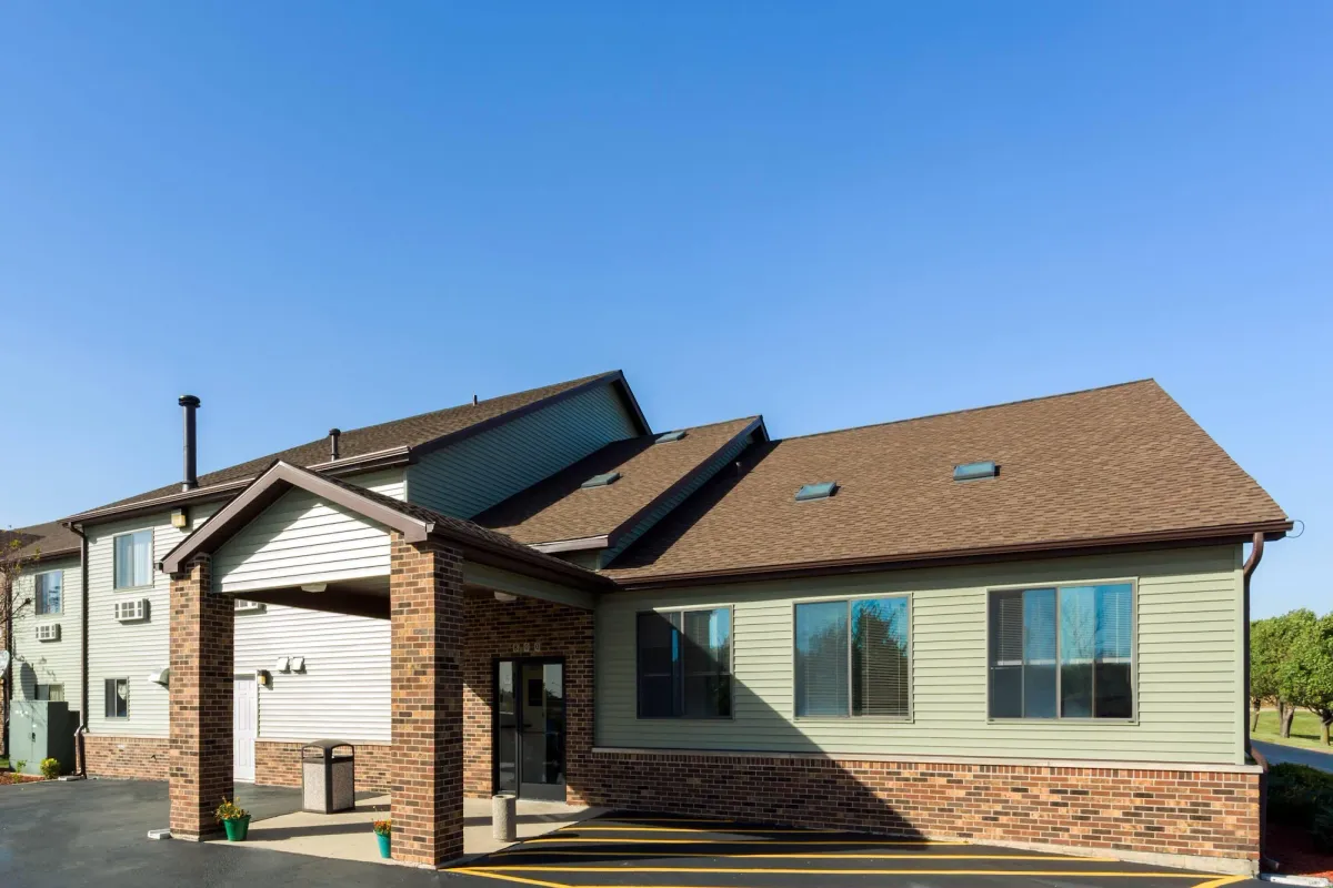 Image of Super 8 by Wyndham DeKalb IL
