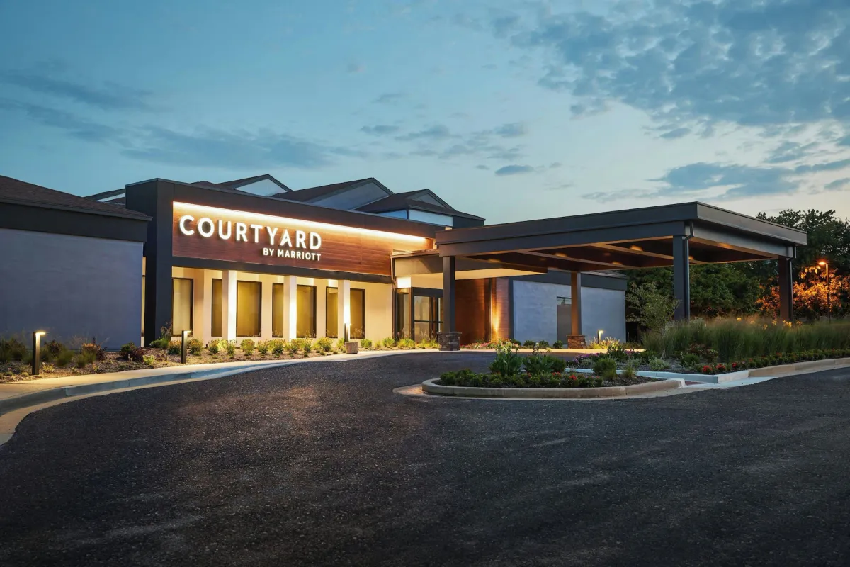 Image of Courtyard St. Louis Westport Plaza