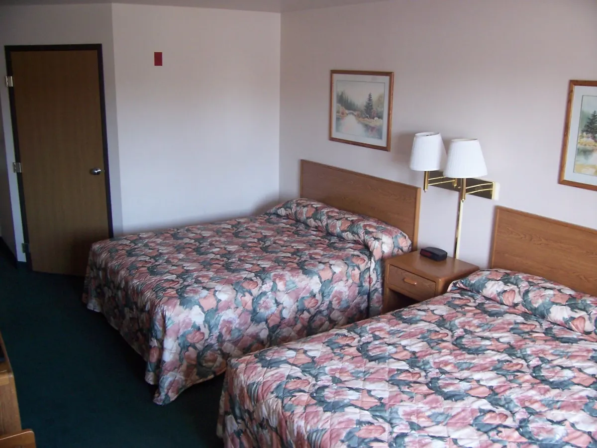 Image of Budget Host Inn & Suites North Branch