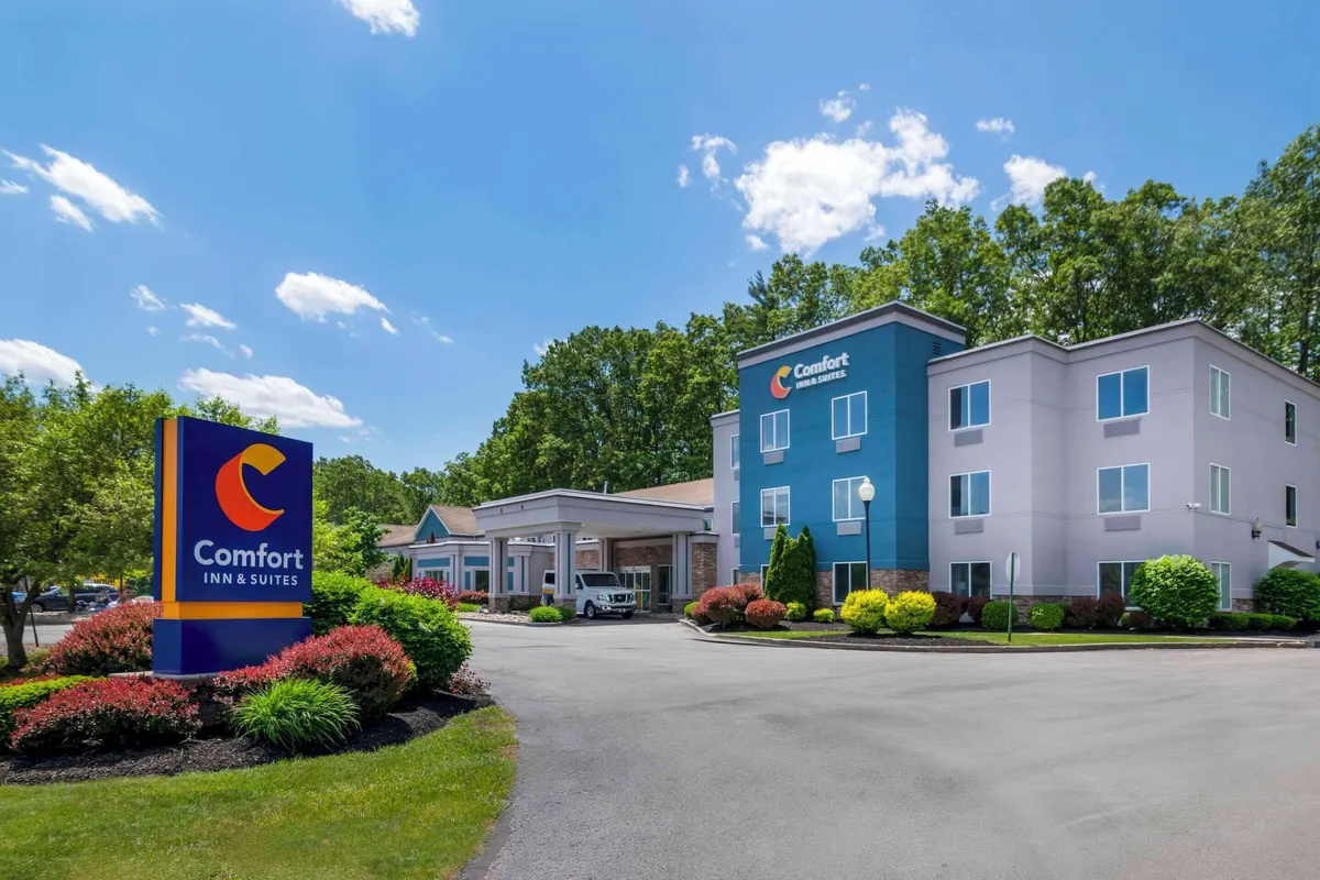 Image of Comfort Inn & Suites Saratoga Springs