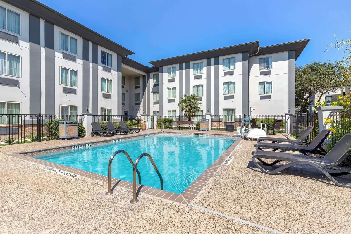 Image of Best Western Medical Center North Inn & Suites Near Six Flags