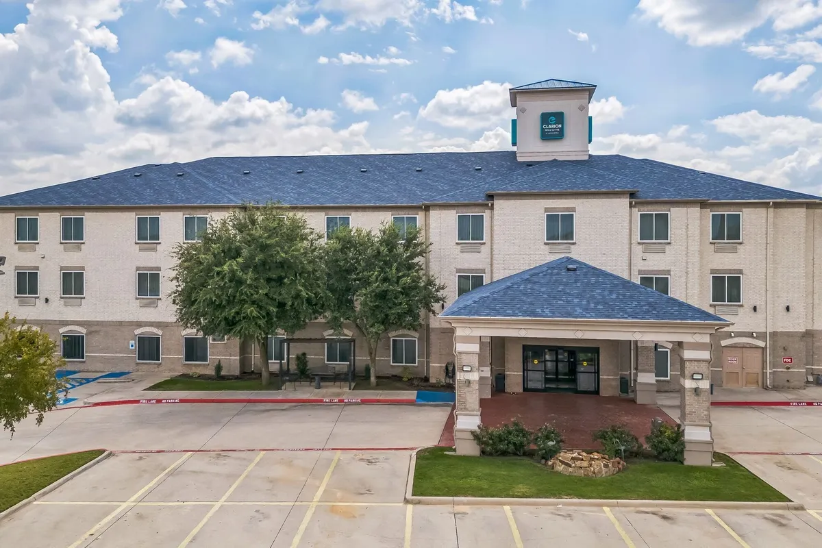 Image of Clarion Inn & Suites Weatherford South