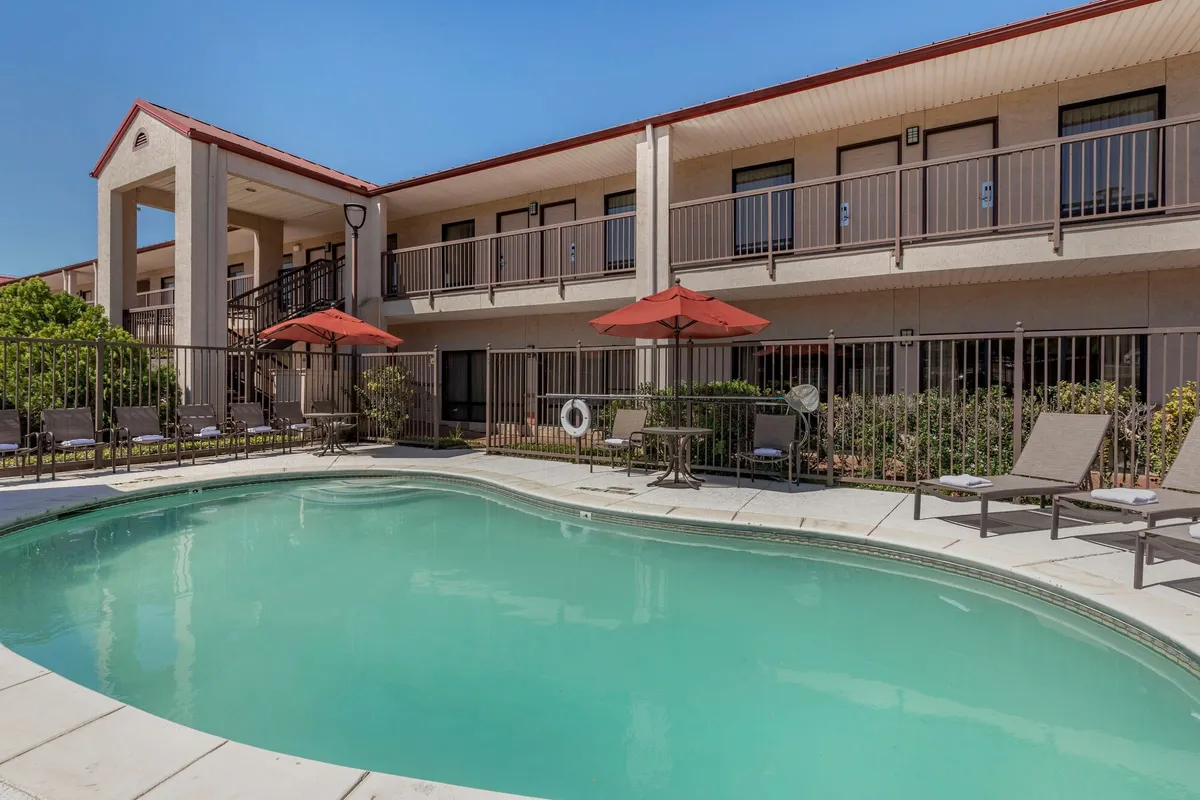 Image of Best Western Lindale Inn