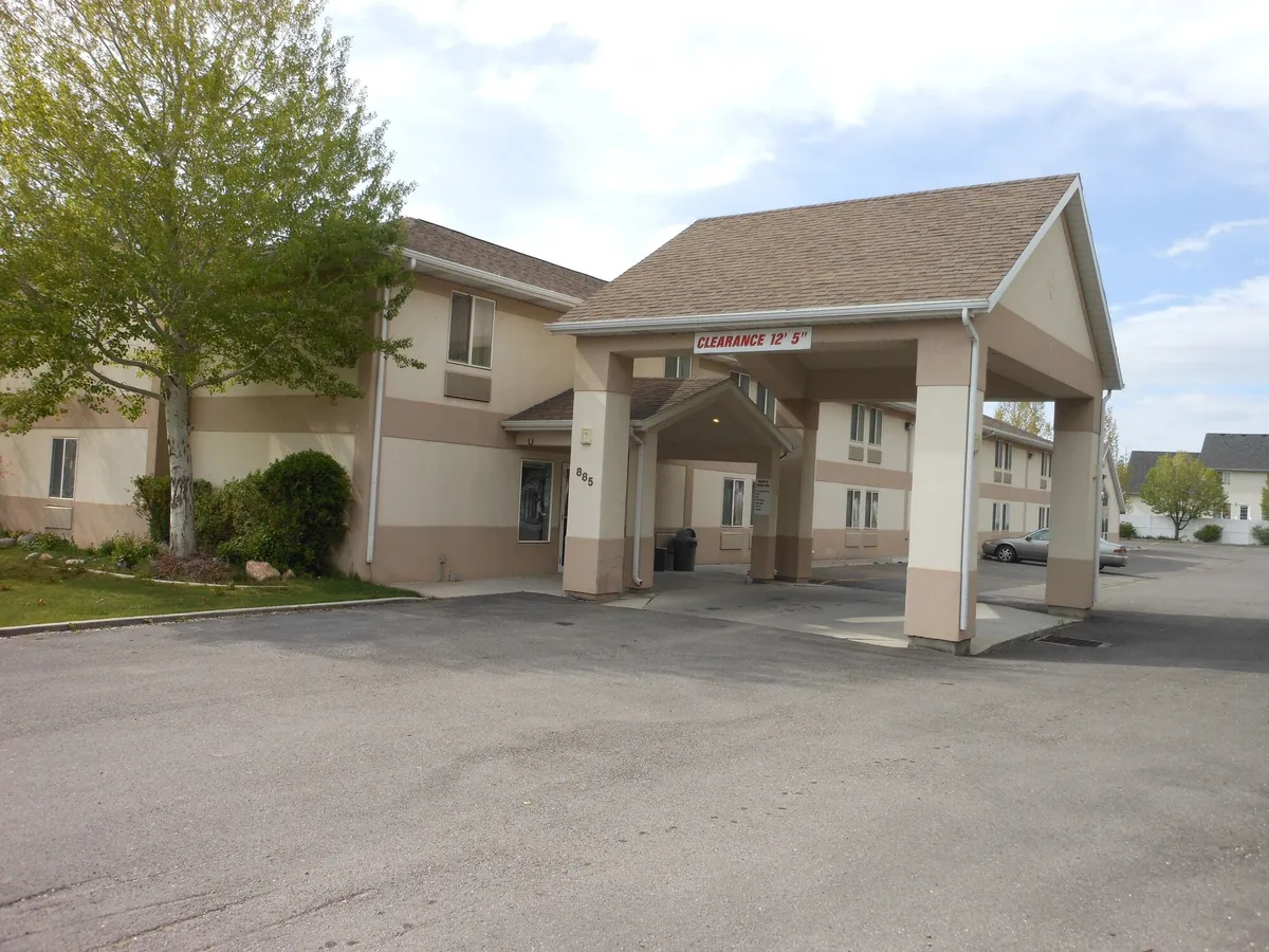 Image of Economy Inn & Suites