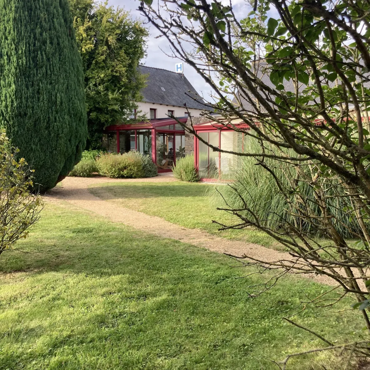 Image of Hôtel Les Voisins Beaucemaine