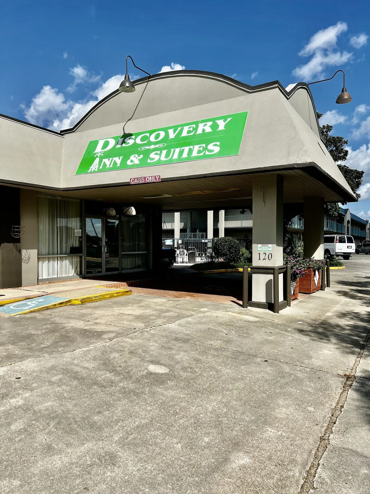 Image of Discovery Inn Lafayette