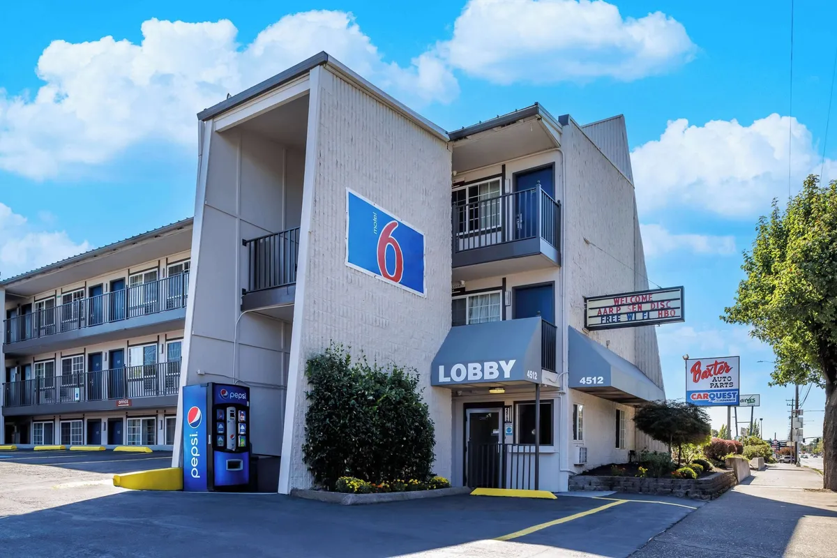 Image of Motel 6 Portland OR Southeast