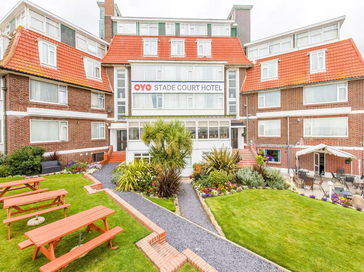Image of OYO Stade Court Hotel