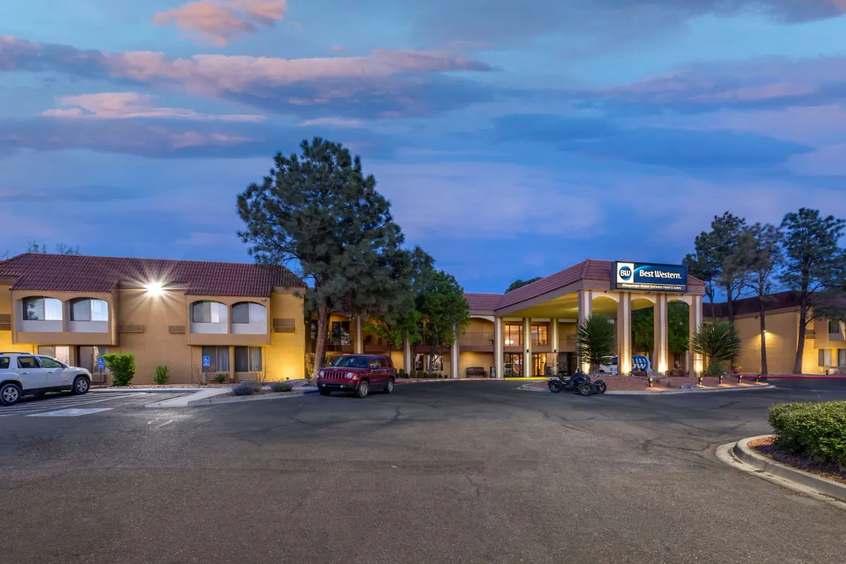 Image of Best Western Airport Albuquerque InnSuites Hotel & Suites