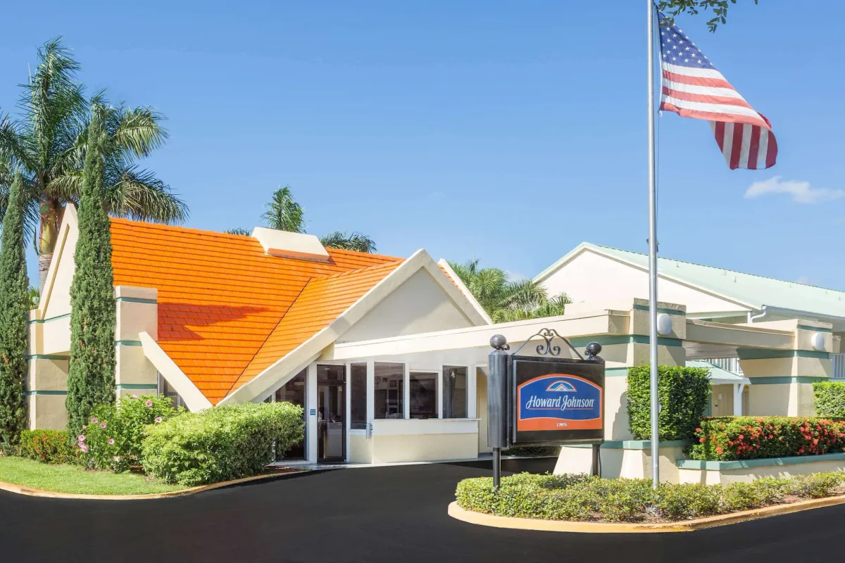 Image of Howard Johnson by Wyndham Vero Beach / Downtown