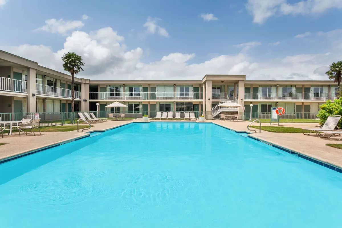 Image of Days Inn by Wyndham Seguin TX