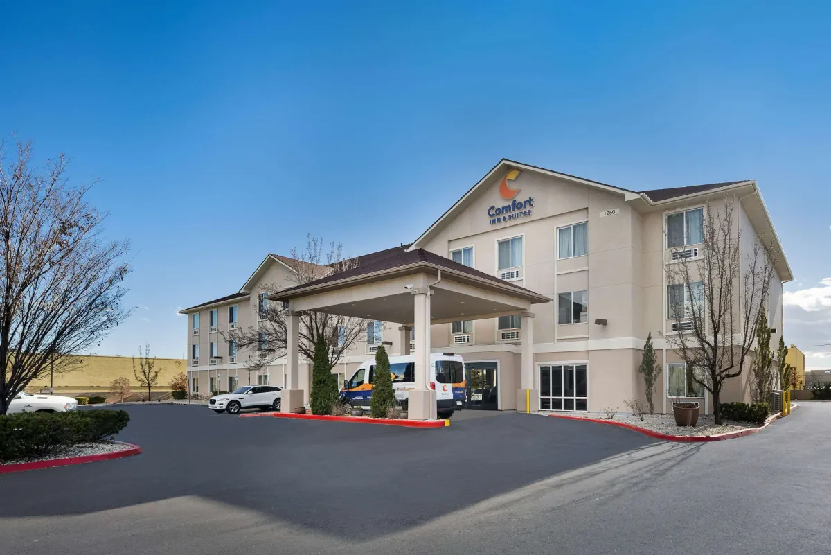 Image of Comfort Inn & Suites Airport Convention Center