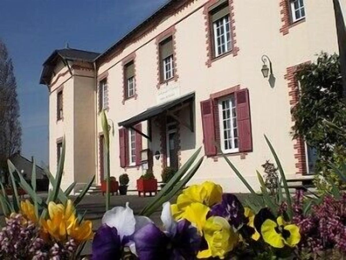 Image of Logis Auberge De L'ombrée