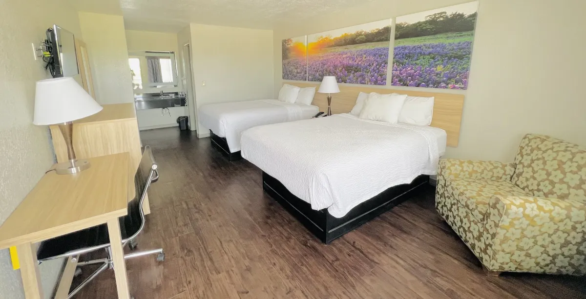 Image of Days Inn & Suites by Wyndham - Canton First Monday Trade Days