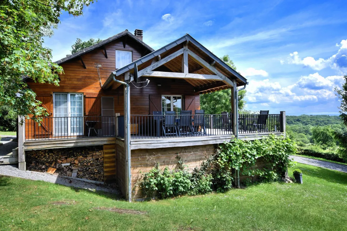 Image of Cozy & Luxurious Chalet with Sauna, Hot Tub, Large Garden, Covered Terrace