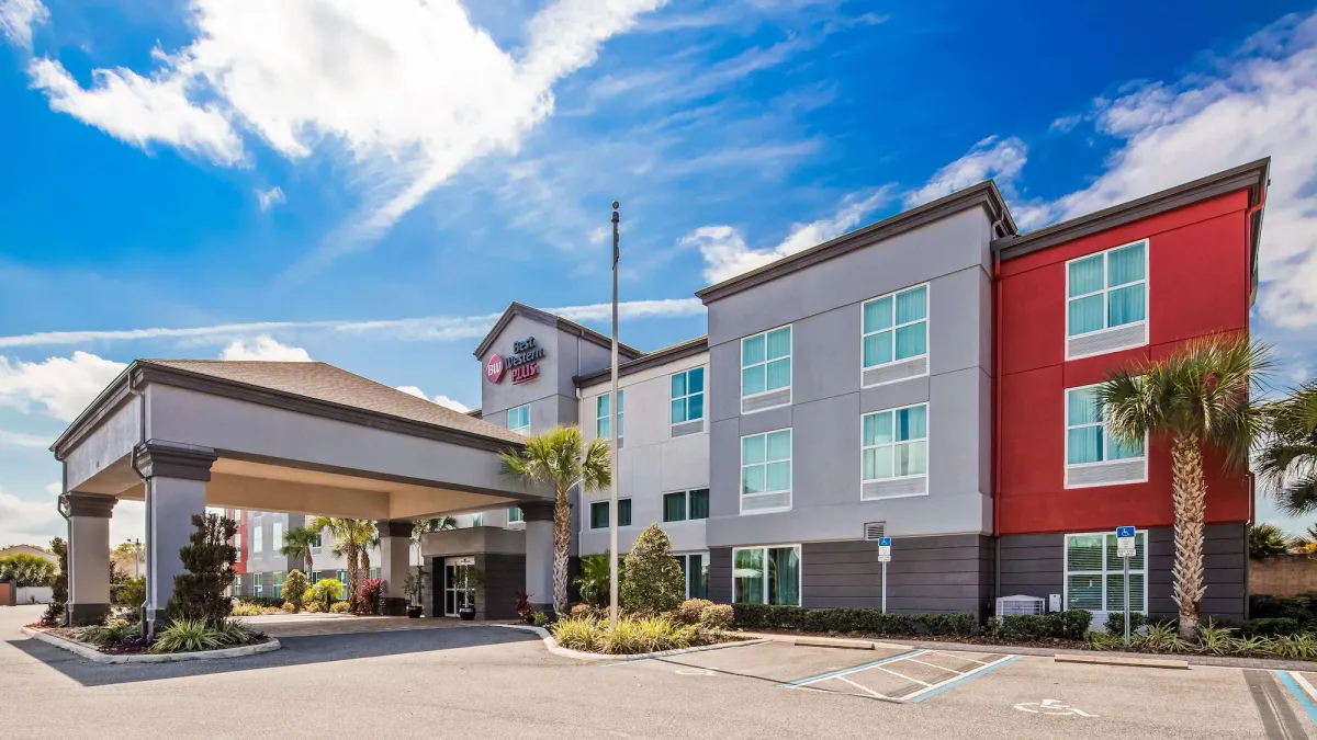 Image of Best Western Plus Chain of Lakes Inn & Suites