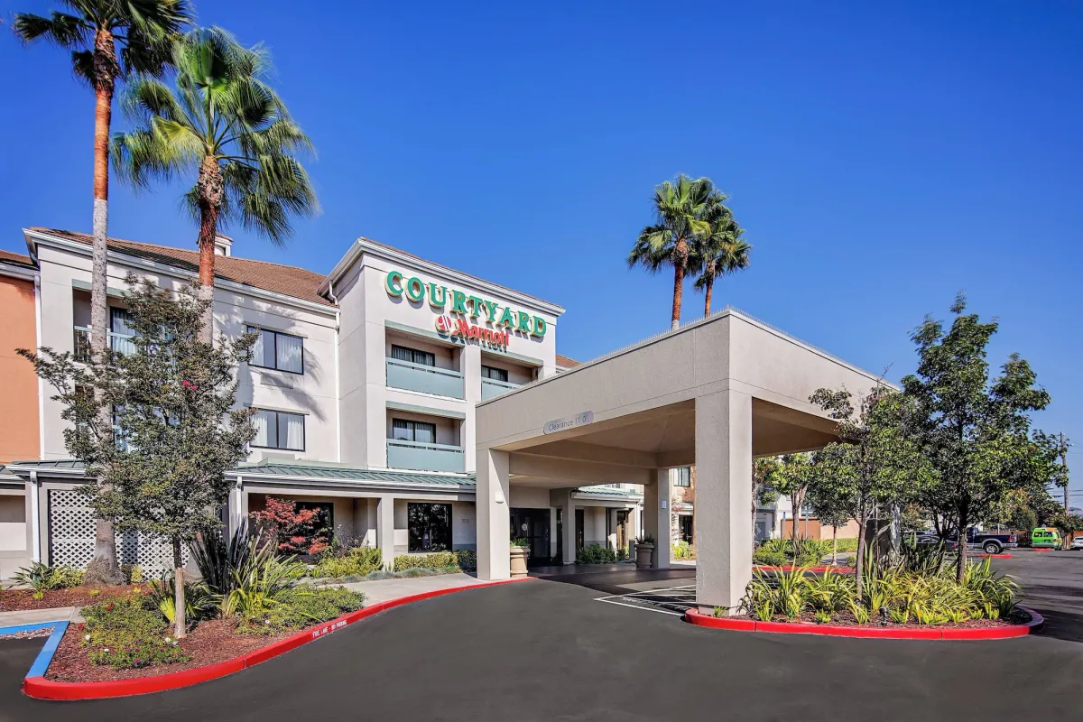 Image of Courtyard by Marriott Oakland Airport