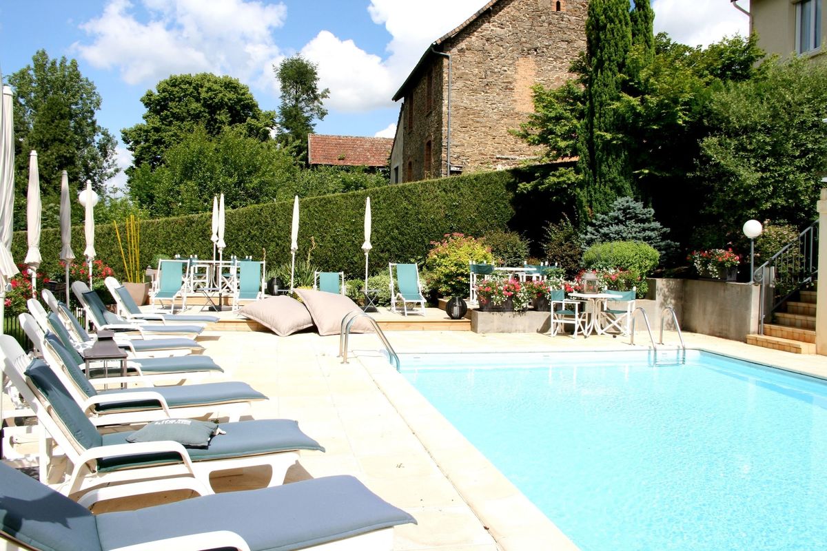 Image of Logis Hôtel Auberge de L'Etang
