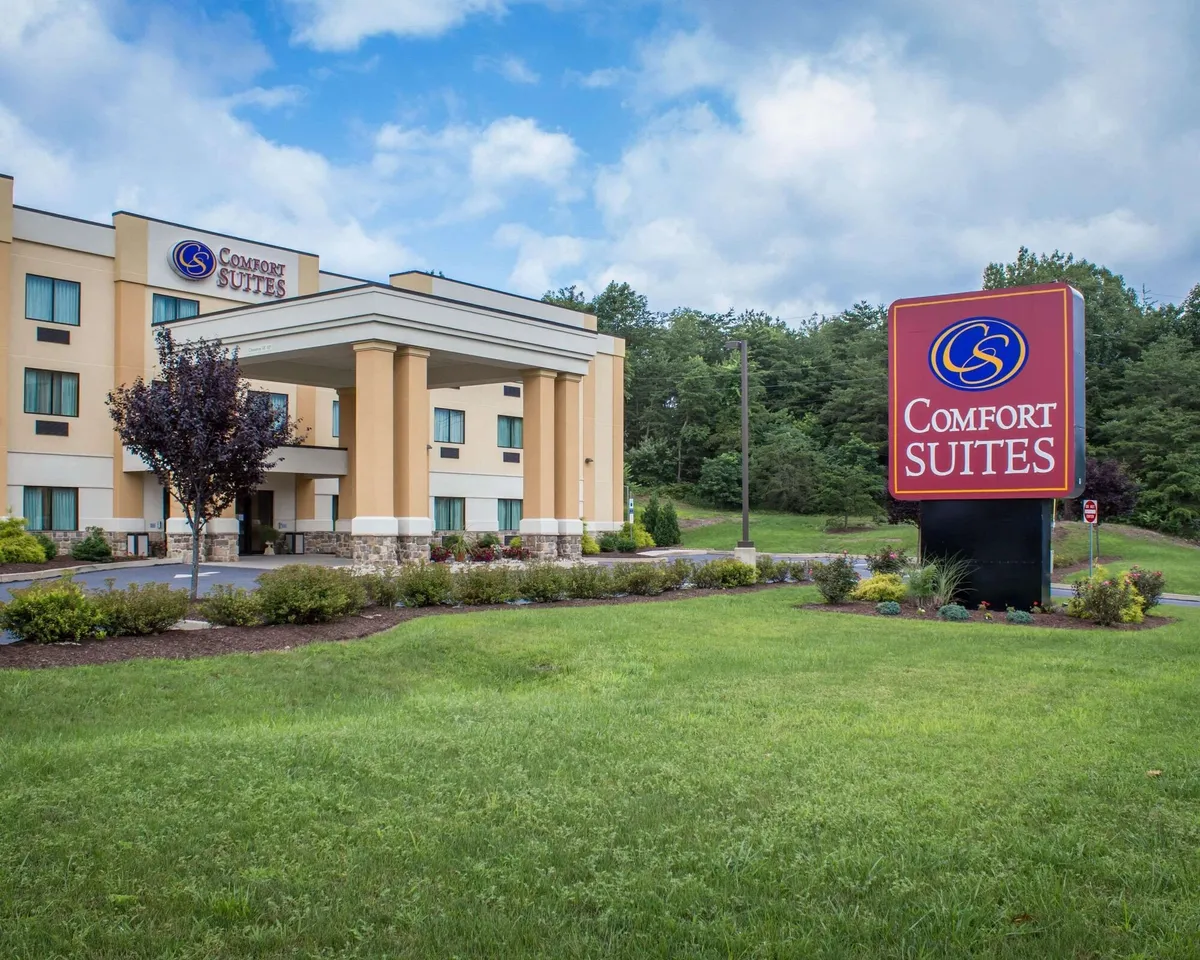 Image of Comfort Suites Lewisburg