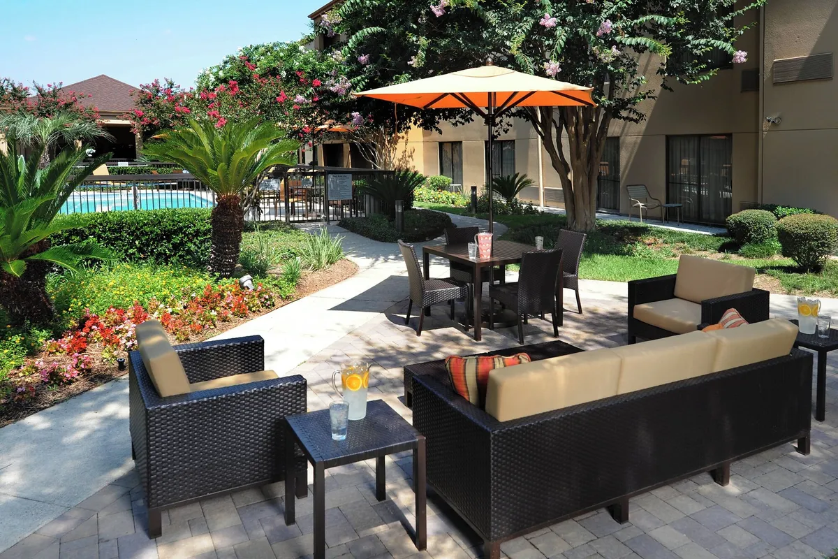 Image of Courtyard by Marriott Houston Hobby Airport