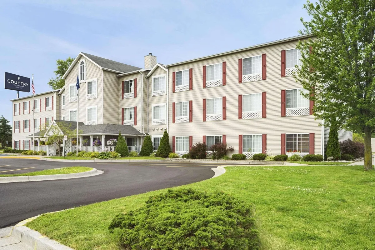 Image of Country Inn & Suites by Radisson, Grand Rapids Airport, MI