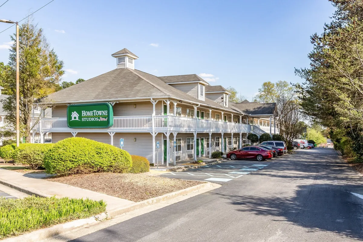 Image of HomeTowne Studios by Red Roof Atlanta NE – Norcross South