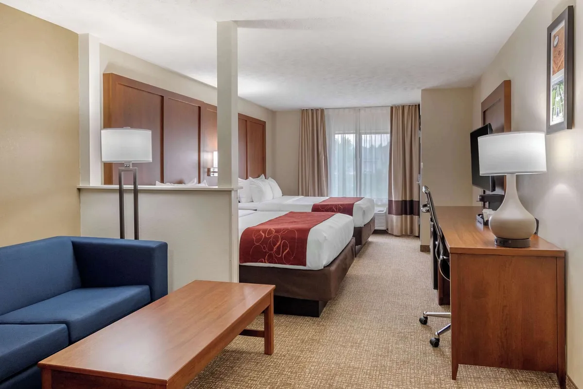 Image of Comfort Suites Speedway - Kansas City