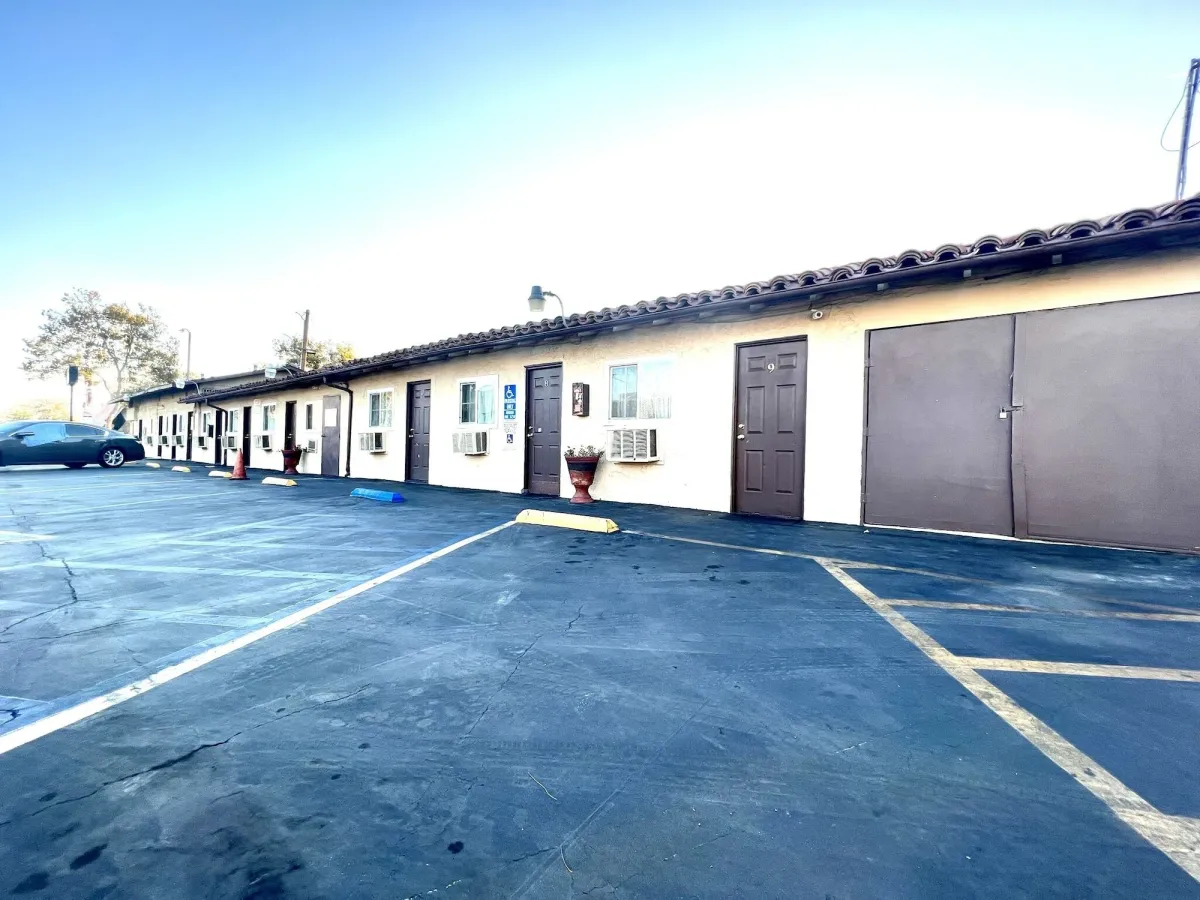 Image of Super Inn motel By Downtown Pomona