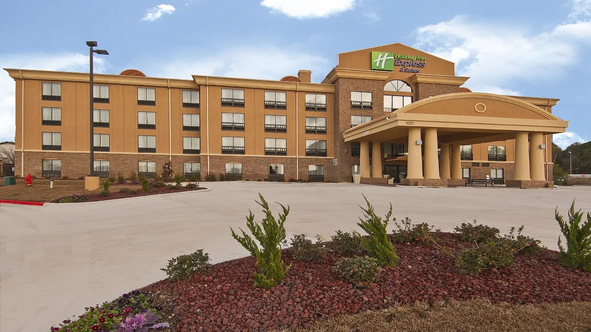 Image of Holiday Inn Express & Suites Jackson / Pearl Intl Airport by IHG