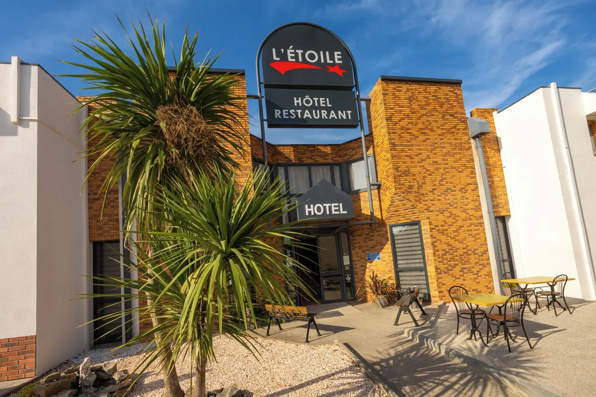Image of Hôtel L'Etoile Aéroport - A61