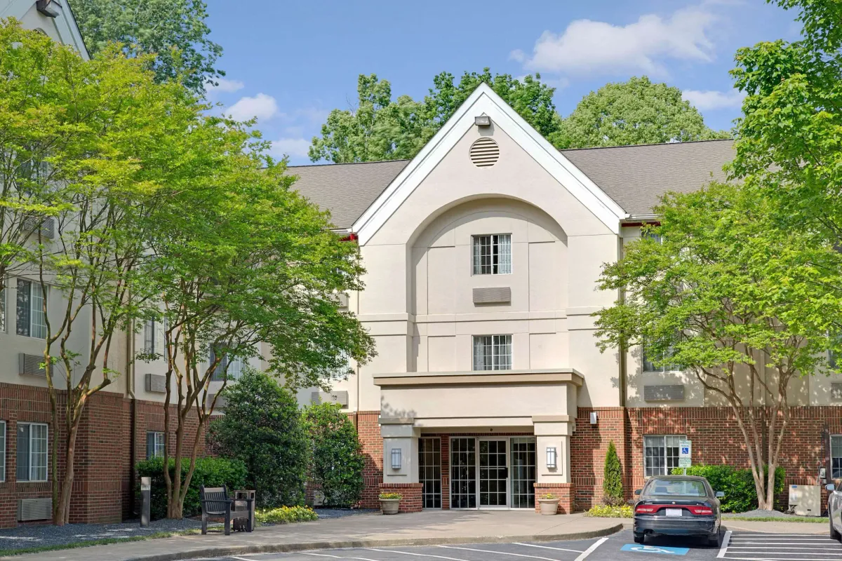 Image of Suburban Studios Charlotte - Executive Park