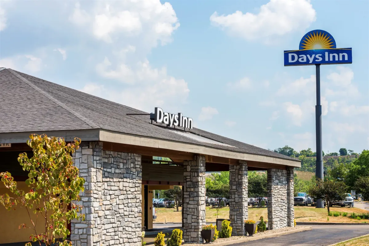 Image of Days Inn by Wyndham Pittsburgh-Harmarville