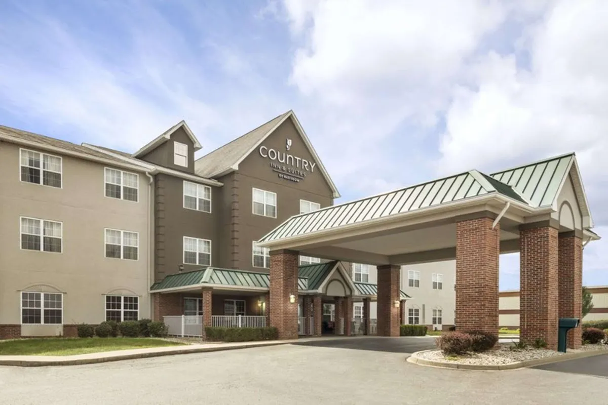 Image of Country Inn & Suites by Radisson, Louisville South, KY