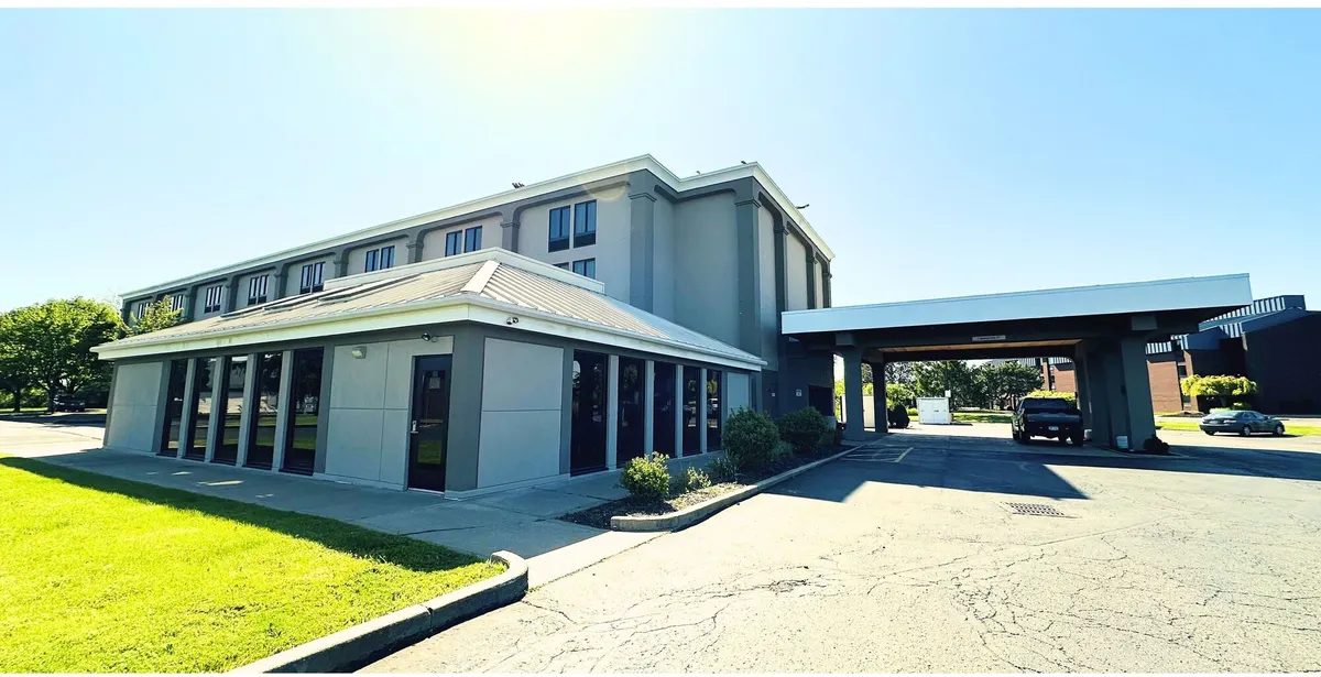 Image of Country Inn & Suites - by Choice Hotels	, Canton near Hall of Fame