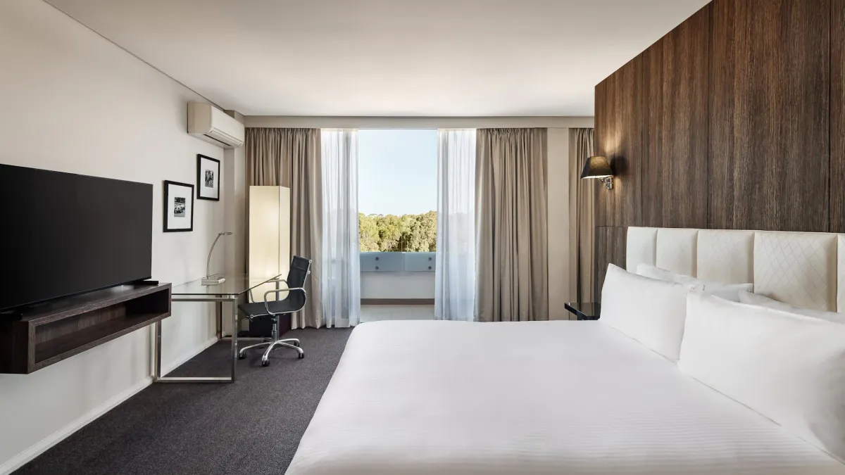 Image of Holiday Inn Warwick Farm by IHG