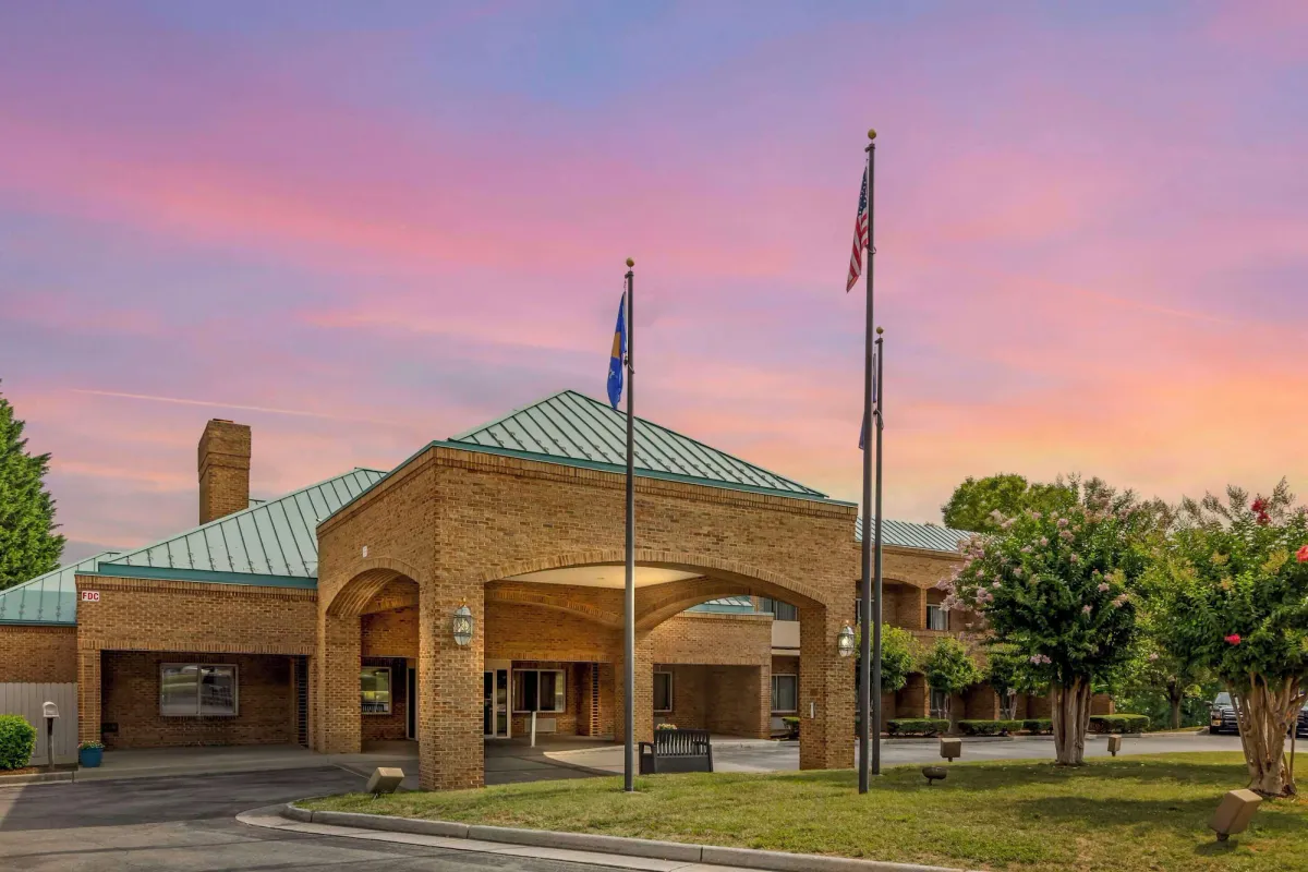 Image of Comfort Suites Inn at Ridgewood Farm