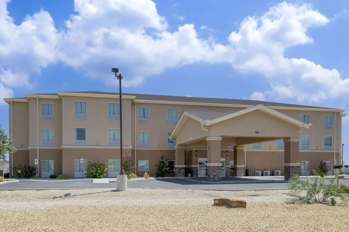 Image of Quality Inn & Suites Carlsbad Caverns Area