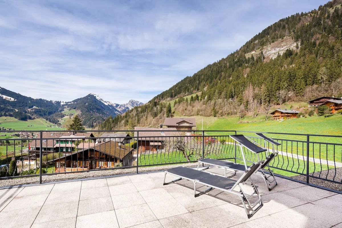 Image of Large 3 bed apartment with mountain views, pool and gym