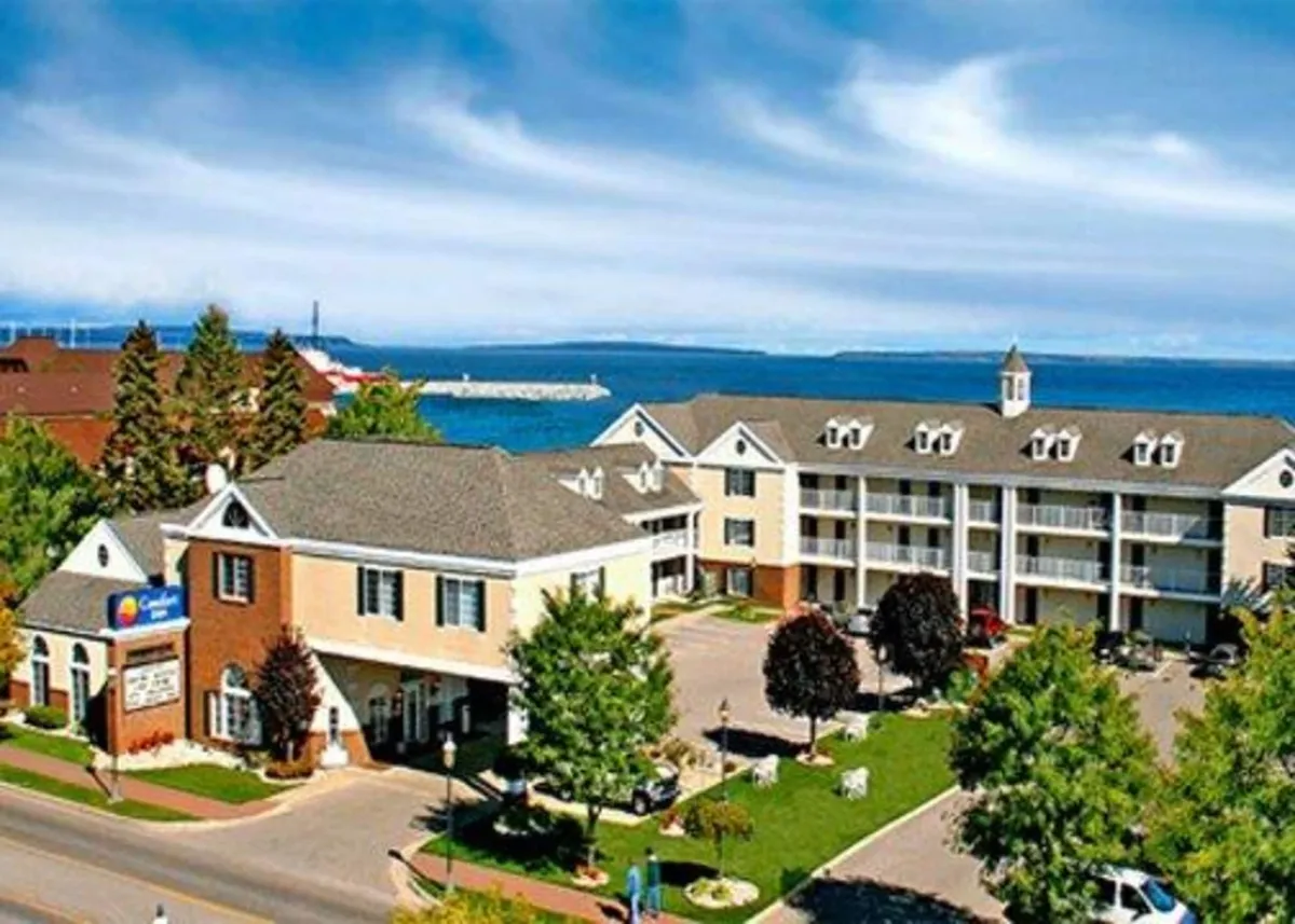 Image of Comfort Inn Lakeside
