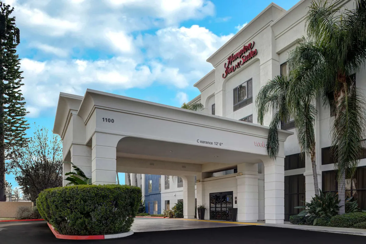 Image of Hampton Inn & Suites Tulare