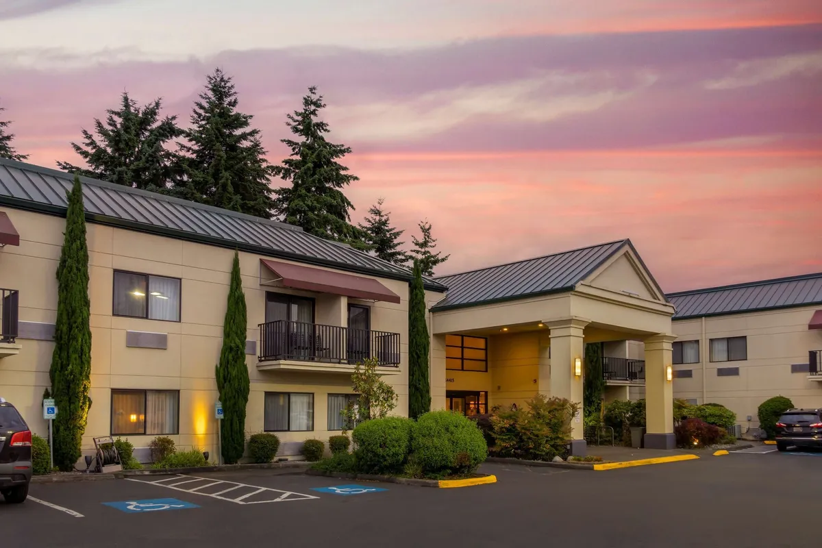 Image of Best Western Plus Plaza by the Green