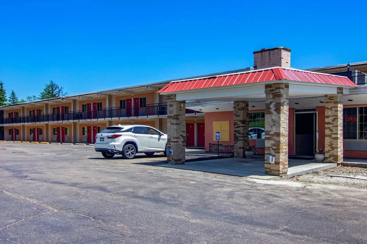 Image of Econo Lodge Hotel Bradford