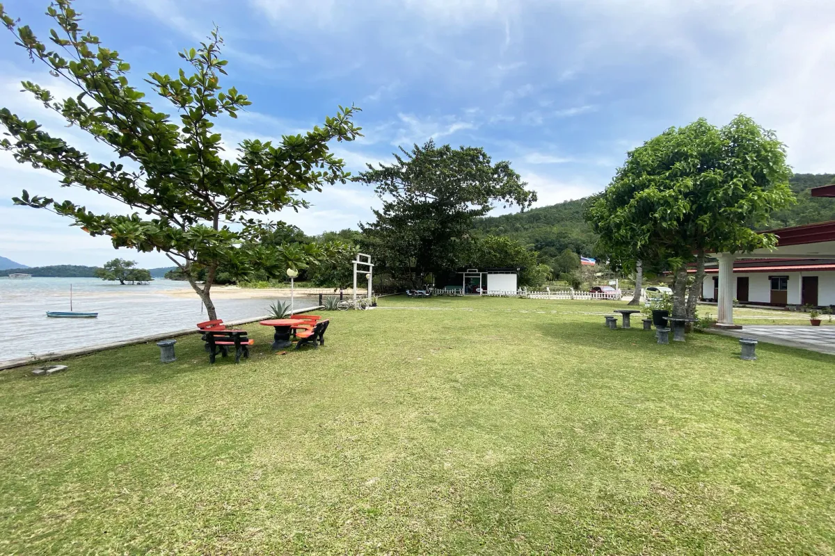 Image of OYO Home 90319 Ambong Bay Resthouse Homes