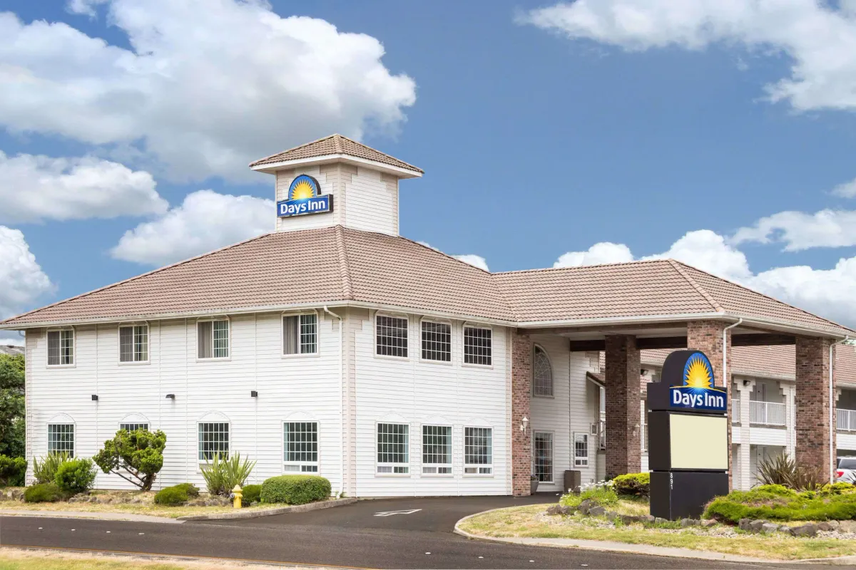 Image of Days Inn by Wyndham Ocean Shores