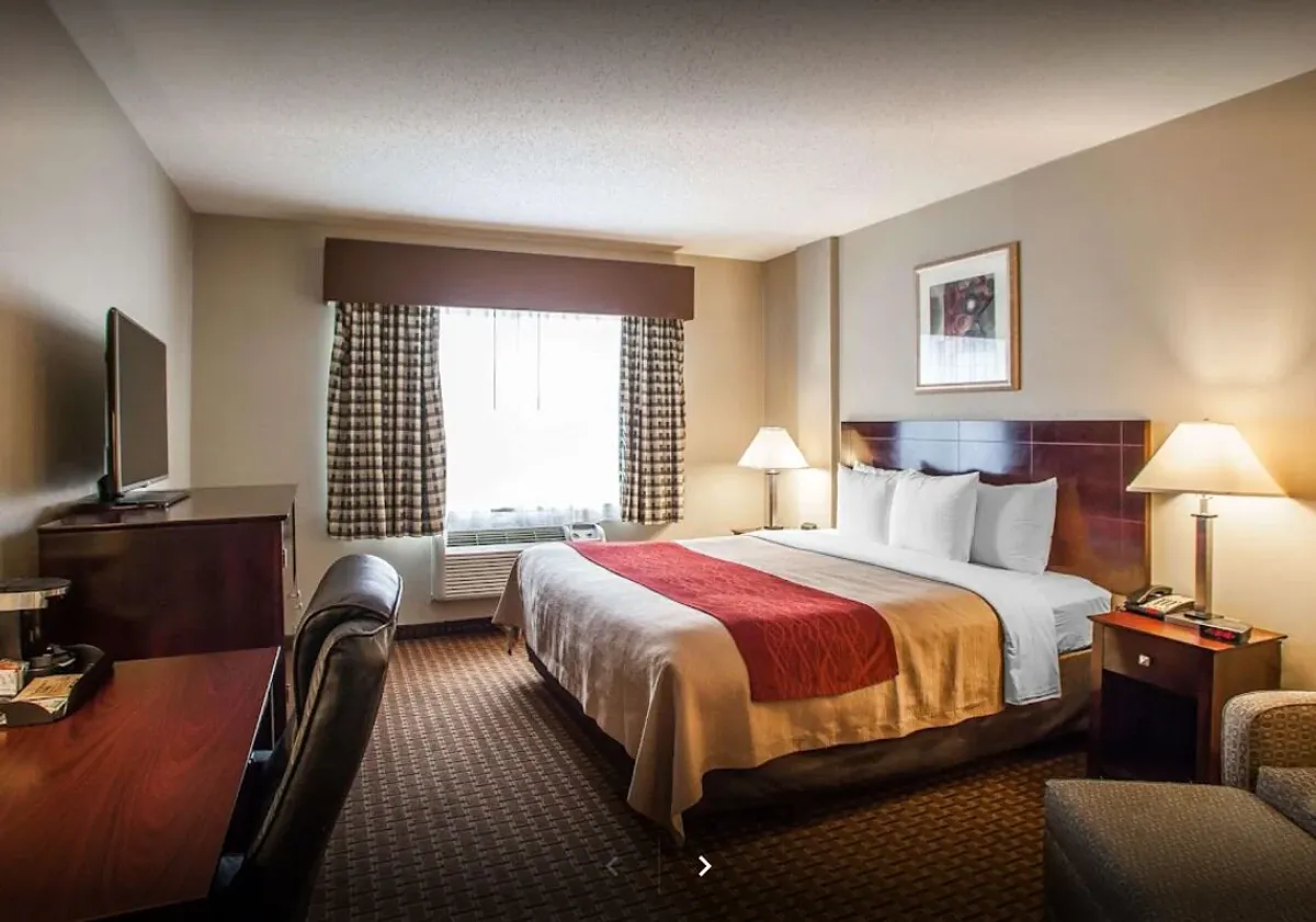 Image of Avon Hotel - Toms River