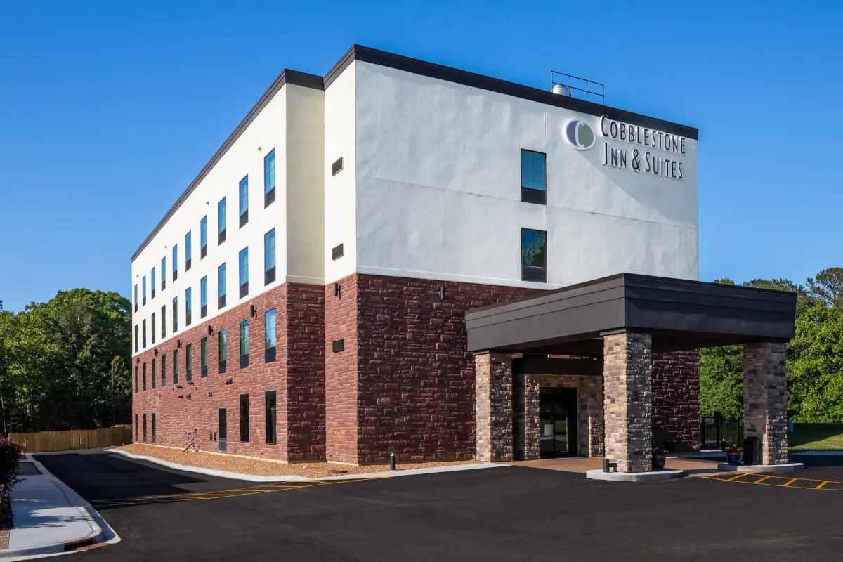 Image of Cobblestone Inn & Suites - Fairfield Bay